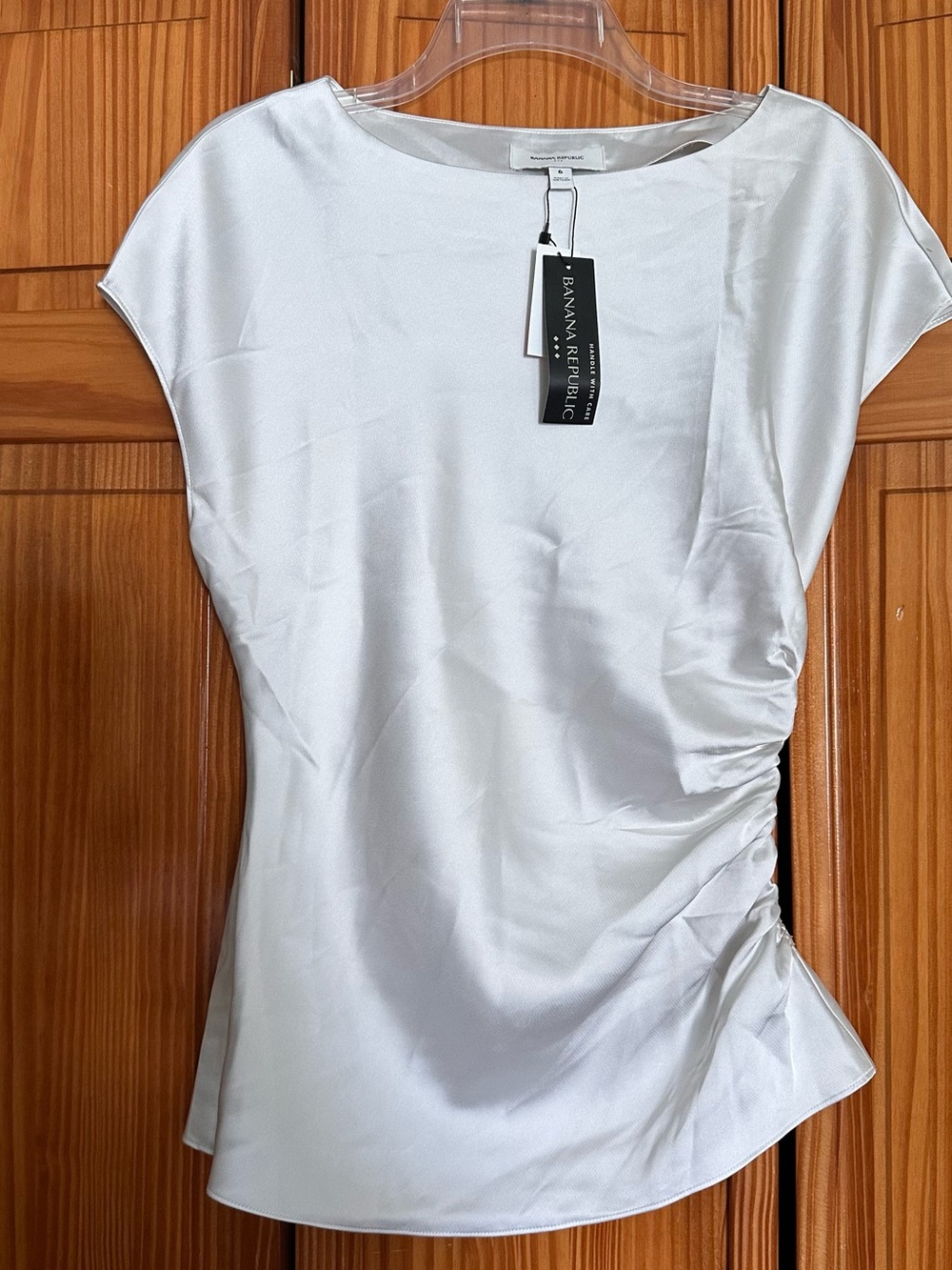 Banana Republic Snow White Satin Ruched Side Blouse - size 6 - NWT